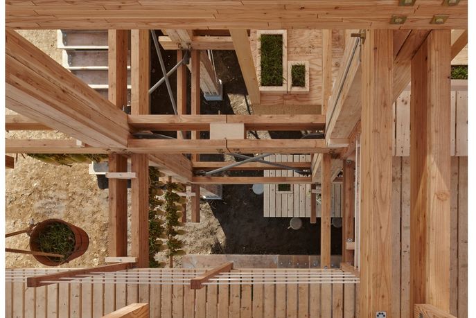 Nest We Grow by UC Berkeley graduates and Kengo Kuma & Associates, Japan. Photography by Shinkenchiku-sha