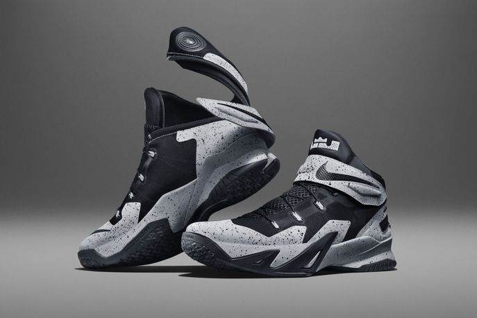 LeBron Soldier 8 FlyEase by Nike, US