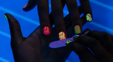 Nail bar offers free manicures and HIV advice 
