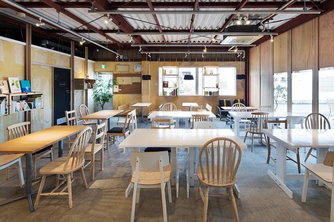 Cafe/Day by Schemata Architects, Japan. Photography by Kenta Hasegawa