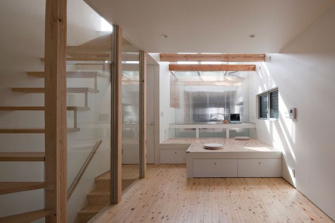 Stepwell House by Yoshiaki Oyaby architects, Japan