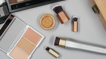 A make-up brush that redefines masculinity