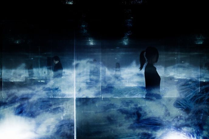 Black Waves in Infinity by teamLab, Silicon Valley
