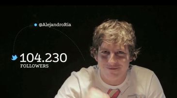 The Twitter card: TwitPoker draws online crowd
