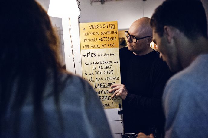 Social Act by I'm a Kombo
