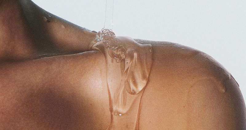 Nécessaire makes beauty products for the neck down