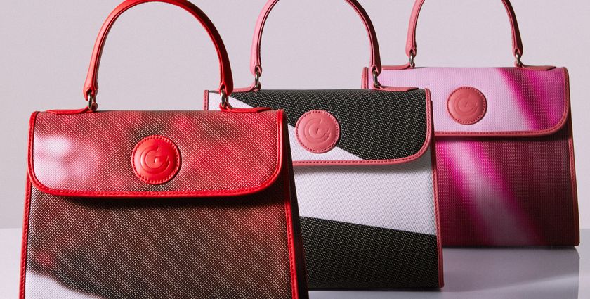 Netflix Spain turns promotional vinyl billboard into free handbags for fans