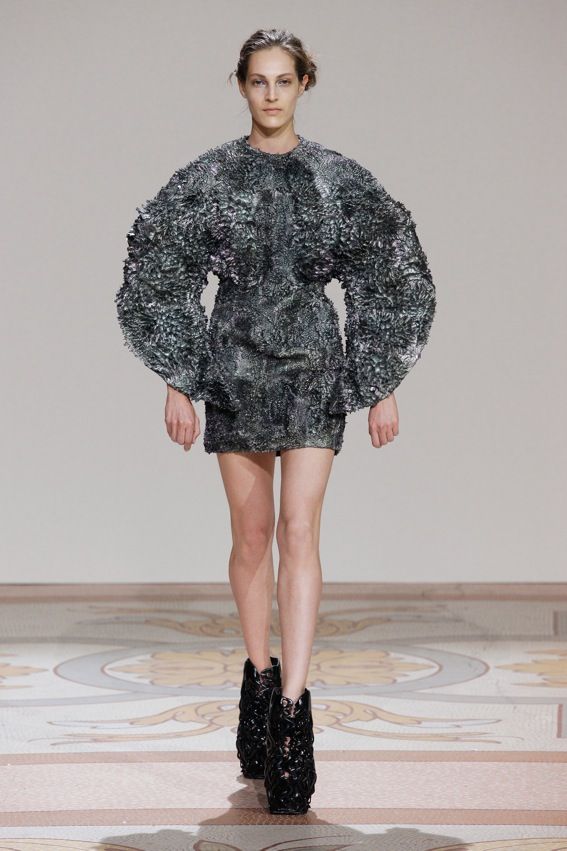 Magnetic dresses