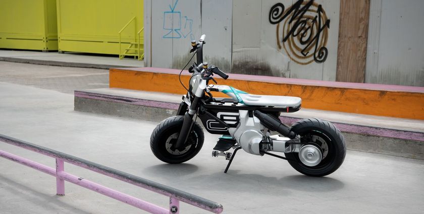 BMW courts urban teens with e-motorbike concept