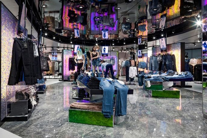 Missguided store by Dalziel + Pow, London. 