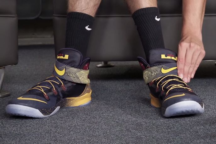 LeBron Soldier 8 FlyEase by Nike, US