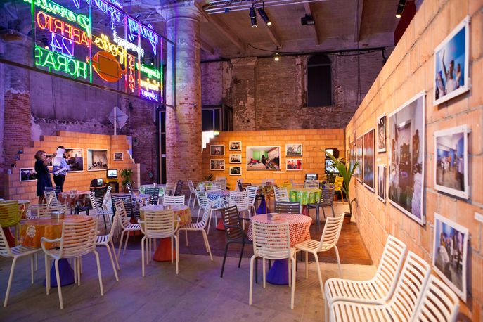 Torre David/Gran Horizonte by Urban Think Tank and Iwan Baan